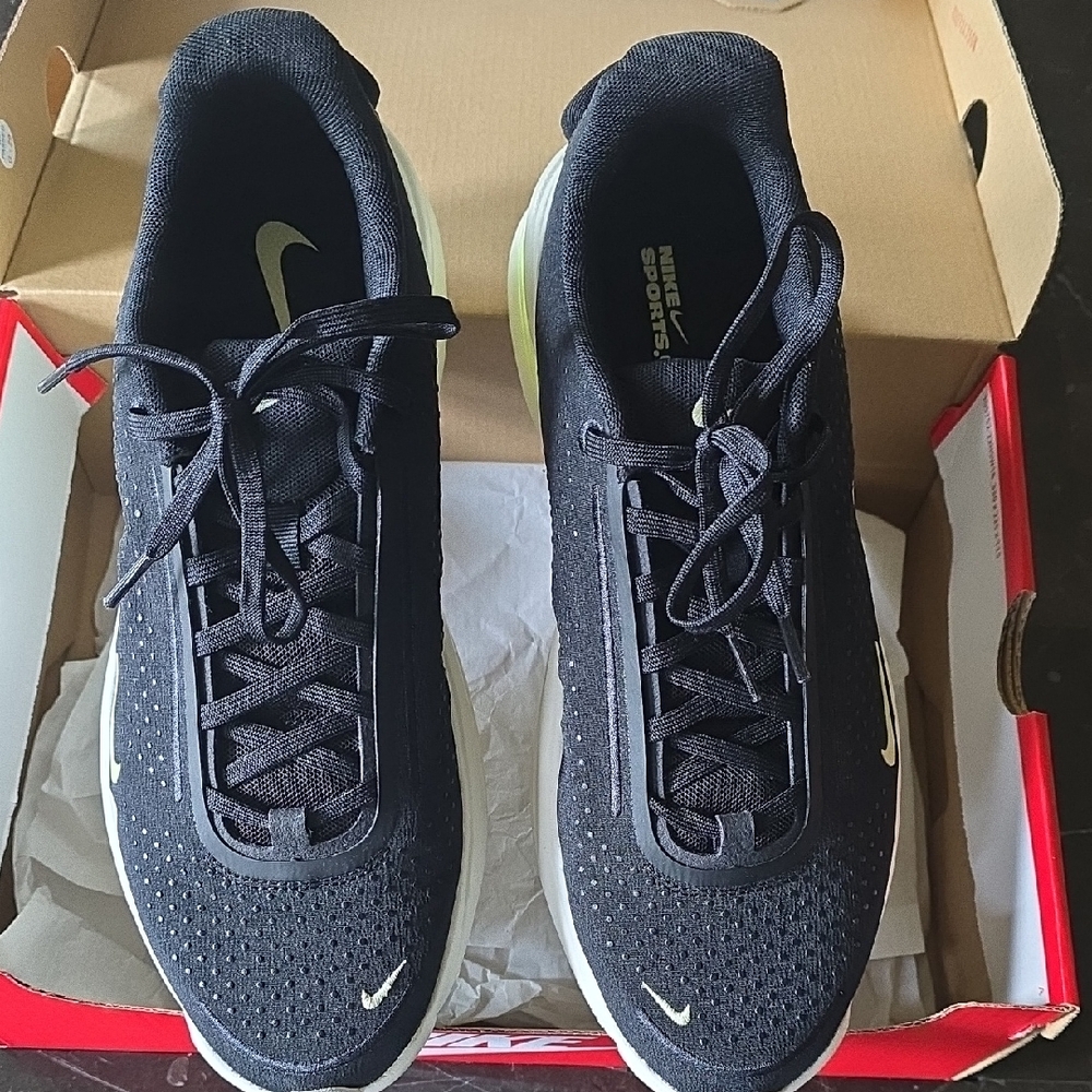 Nike Black and White Running Shoes